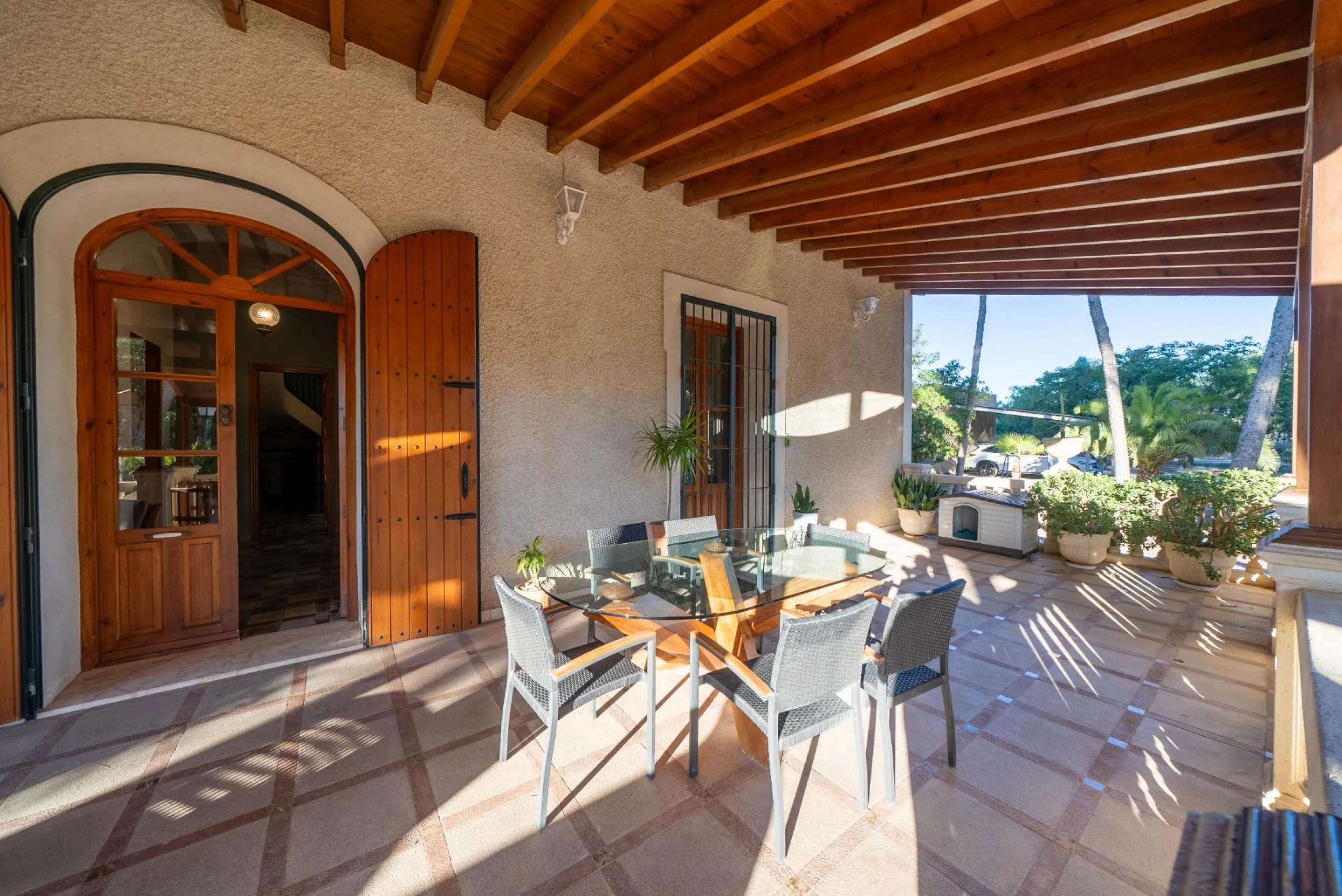 Rustic Oasis: Large House with Land All the Amenities