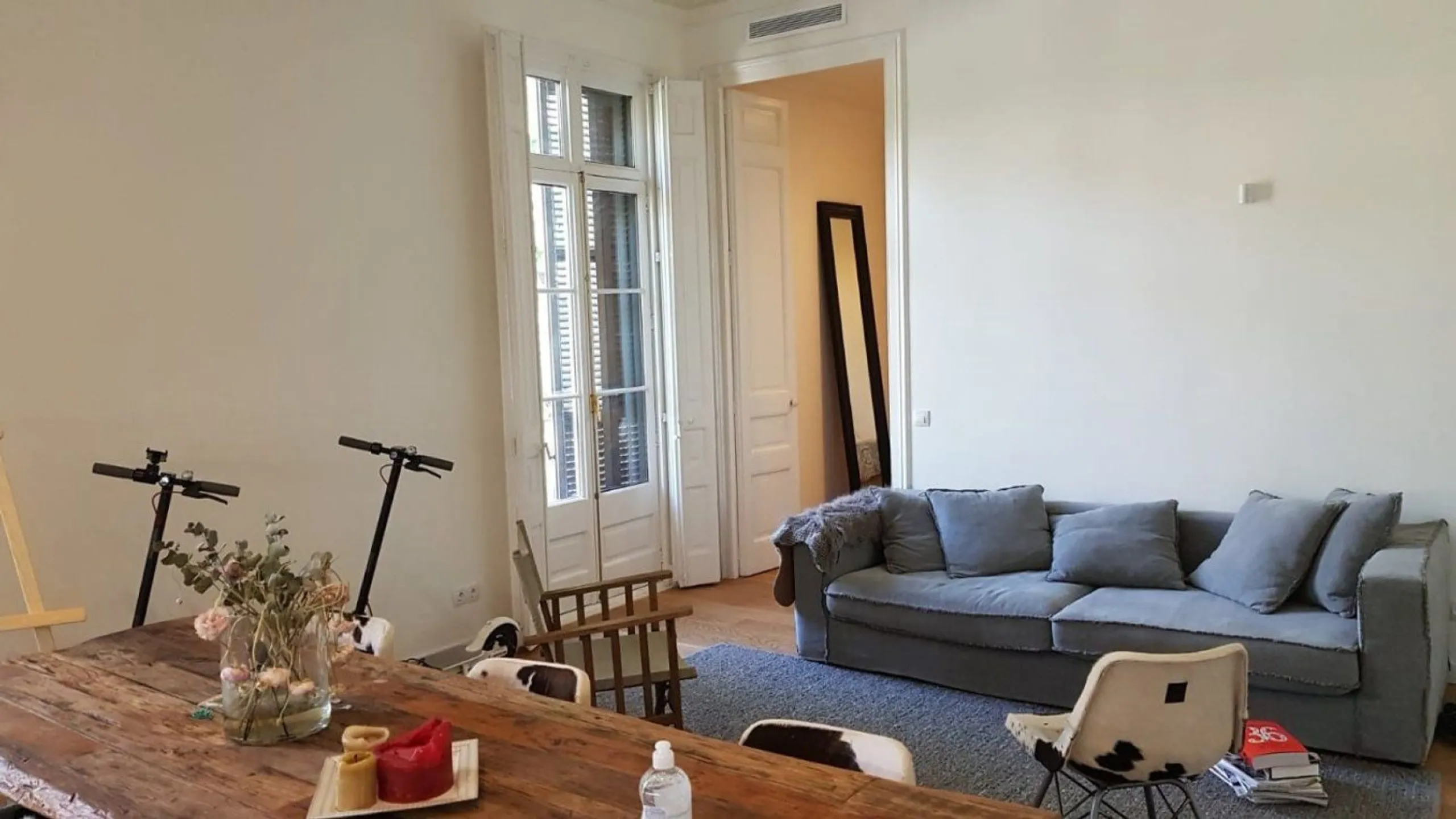 Renovated Apartment with Balconies in Eixample Esquerra, Barcelona