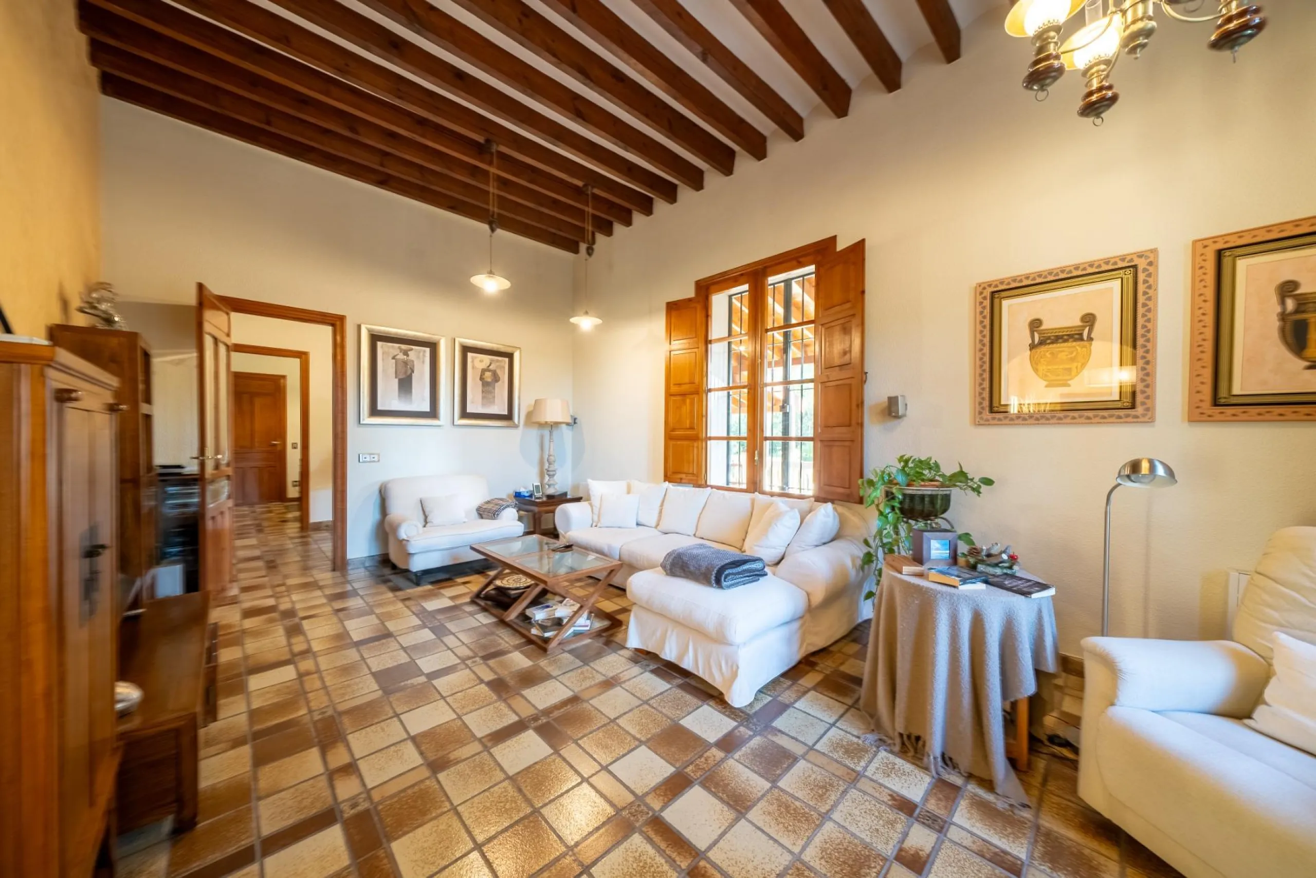 Rustic Oasis: Large House with Land All the Amenities