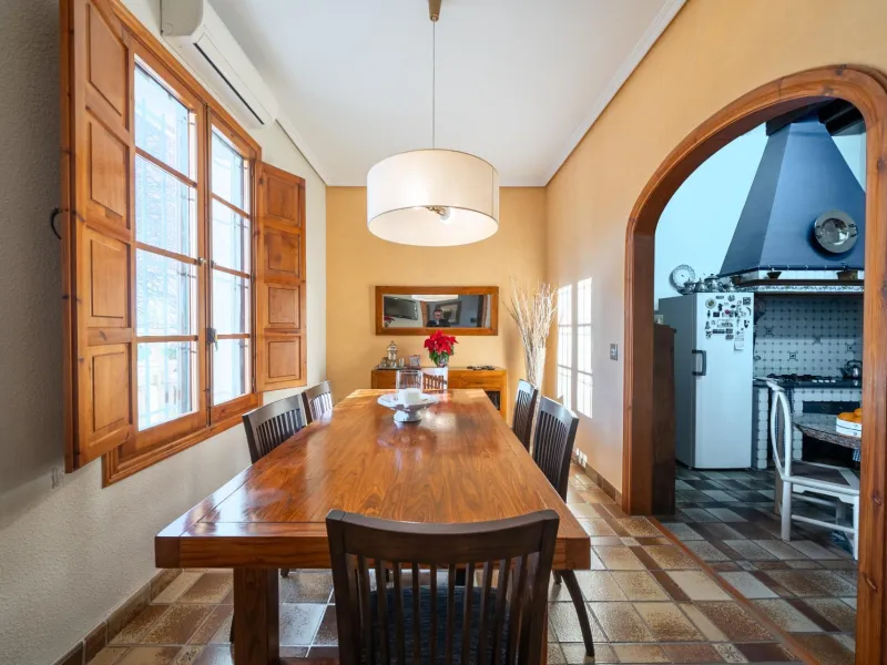 Rustic Oasis: Large House with Land All the Amenities