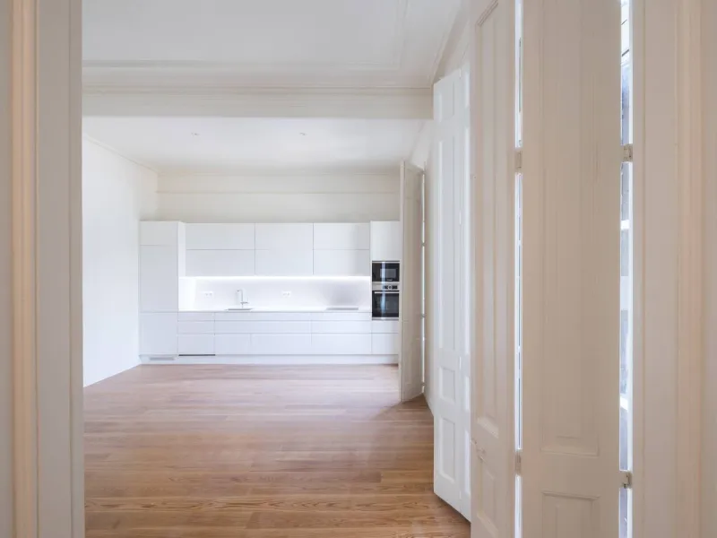 Renovated Apartment with Balconies in Eixample Esquerra, Barcelona