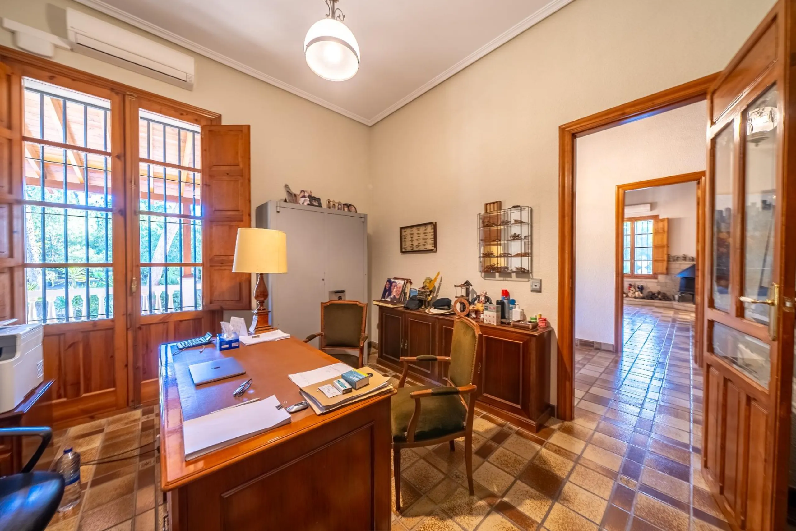 Rustic Oasis: Large House with Land All the Amenities