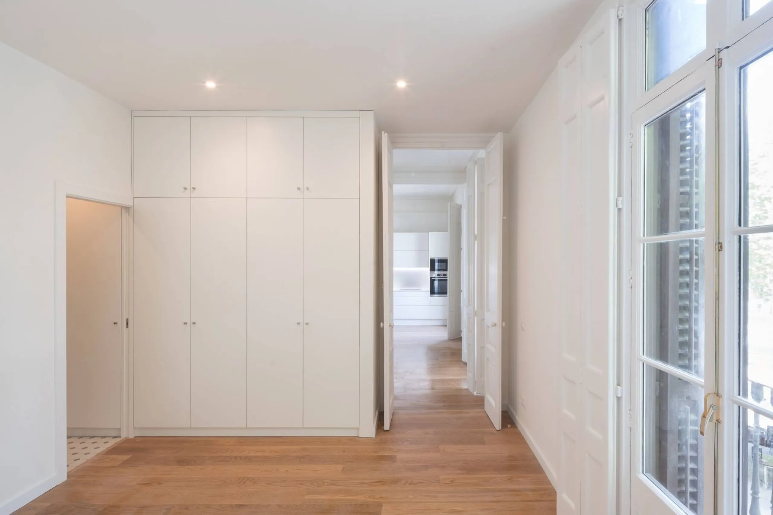Renovated Apartment with Balconies in Eixample Esquerra, Barcelona
