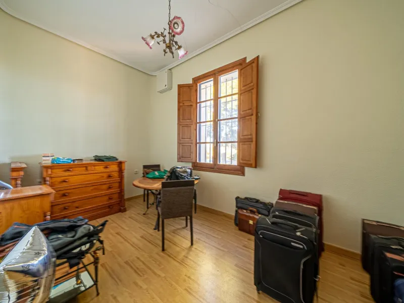 Rustic Oasis: Large House with Land All the Amenities