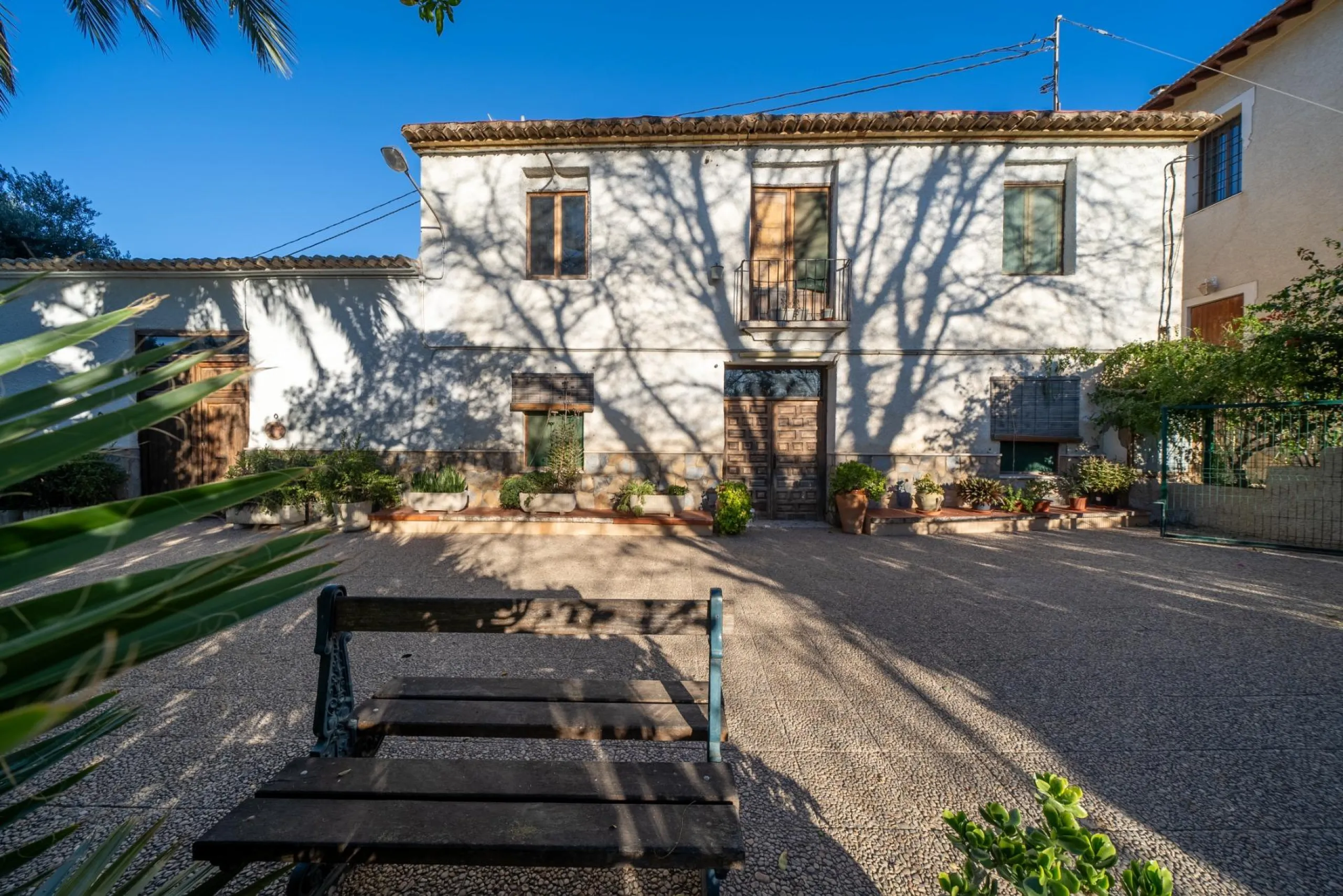 Rustic Oasis: Large House with Land All the Amenities