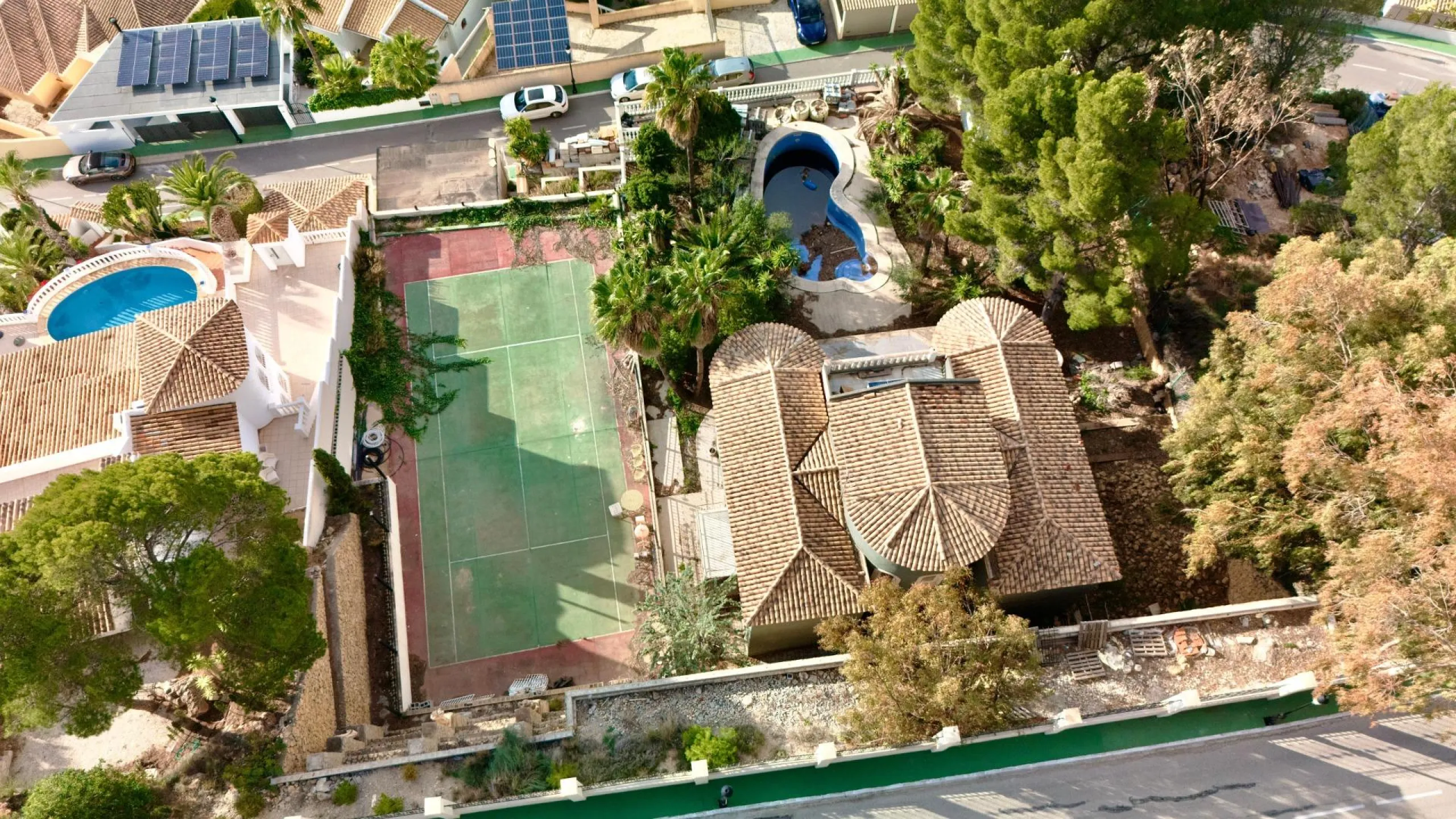 Lujo Mediterráneo en Altea Hills: Propiedad Exclusiva con Vistas Espectaculares y Espacios Únicos