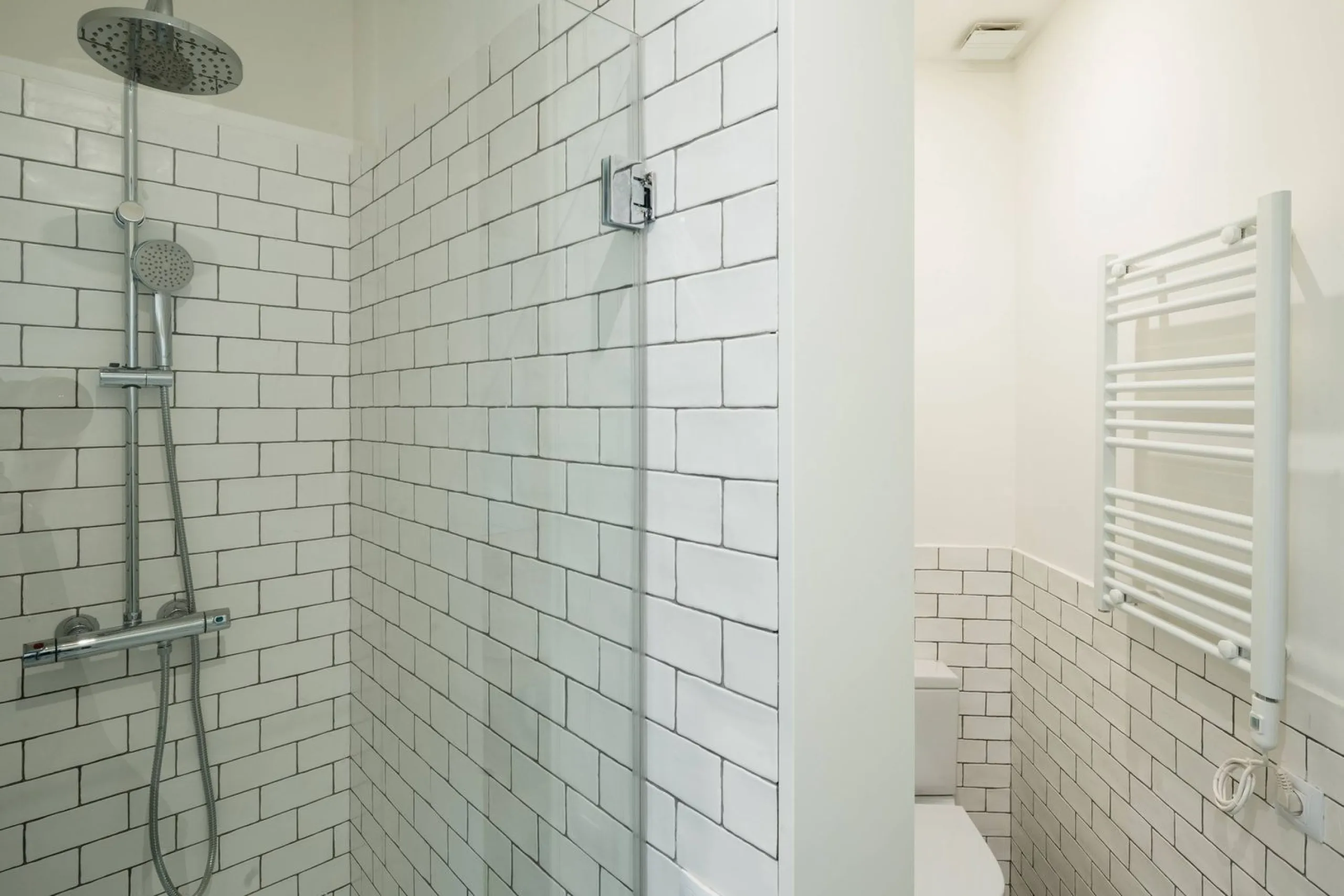 Renovated Apartment with Balconies in Eixample Esquerra, Barcelona