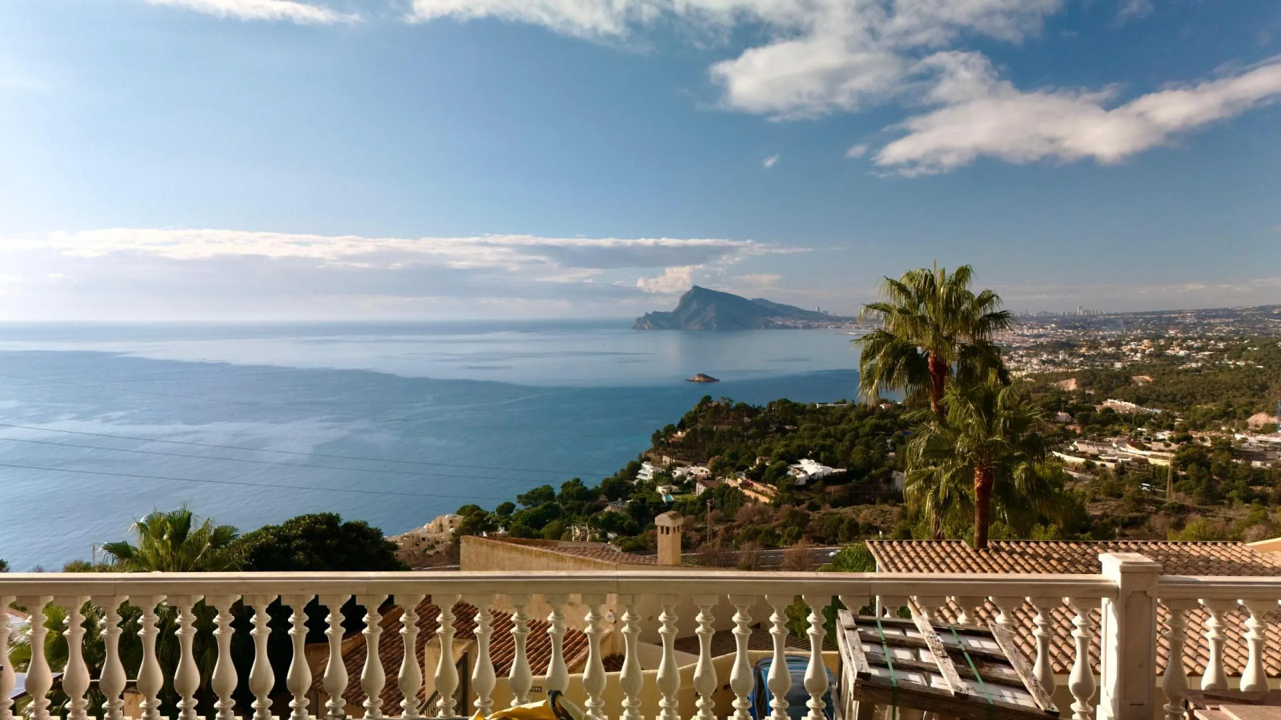 Lujo Mediterráneo en Altea Hills: Propiedad Exclusiva con Vistas Espectaculares y Espacios Únicos