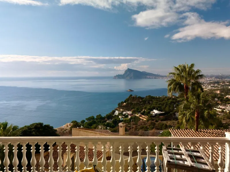 Lujo Mediterráneo en Altea Hills: Propiedad Exclusiva con Vistas Espectaculares y Espacios Únicos