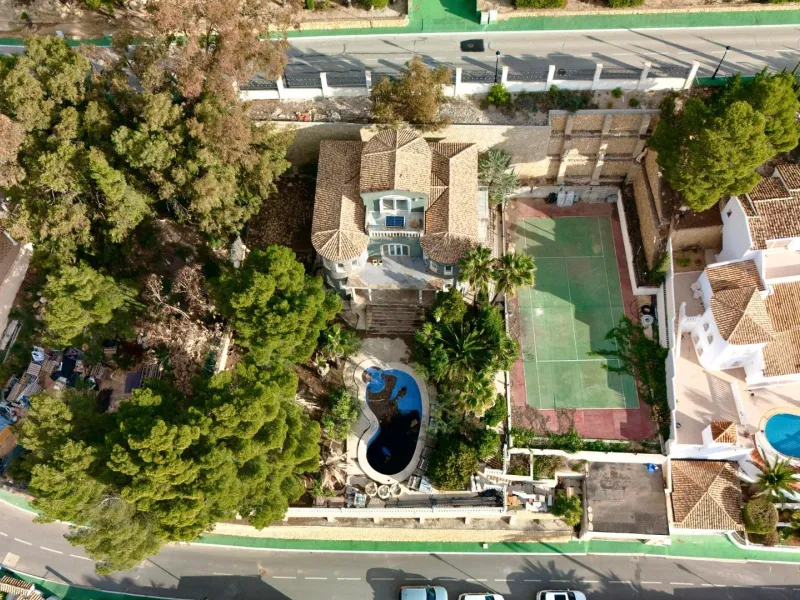 Lujo Mediterráneo en Altea Hills: Propiedad Exclusiva con Vistas Espectaculares y Espacios Únicos