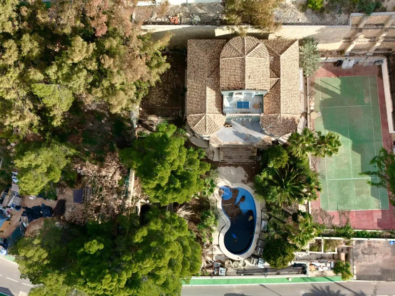 Lujo Mediterráneo en Altea Hills: Propiedad Exclusiva con Vistas Espectaculares y Espacios Únicos