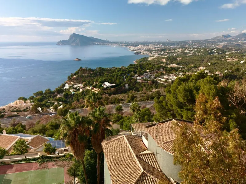 Lujo Mediterráneo en Altea Hills: Propiedad Exclusiva con Vistas Espectaculares y Espacios Únicos