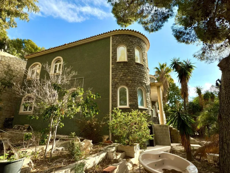 Lujo Mediterráneo en Altea Hills: Propiedad Exclusiva con Vistas Espectaculares y Espacios Únicos