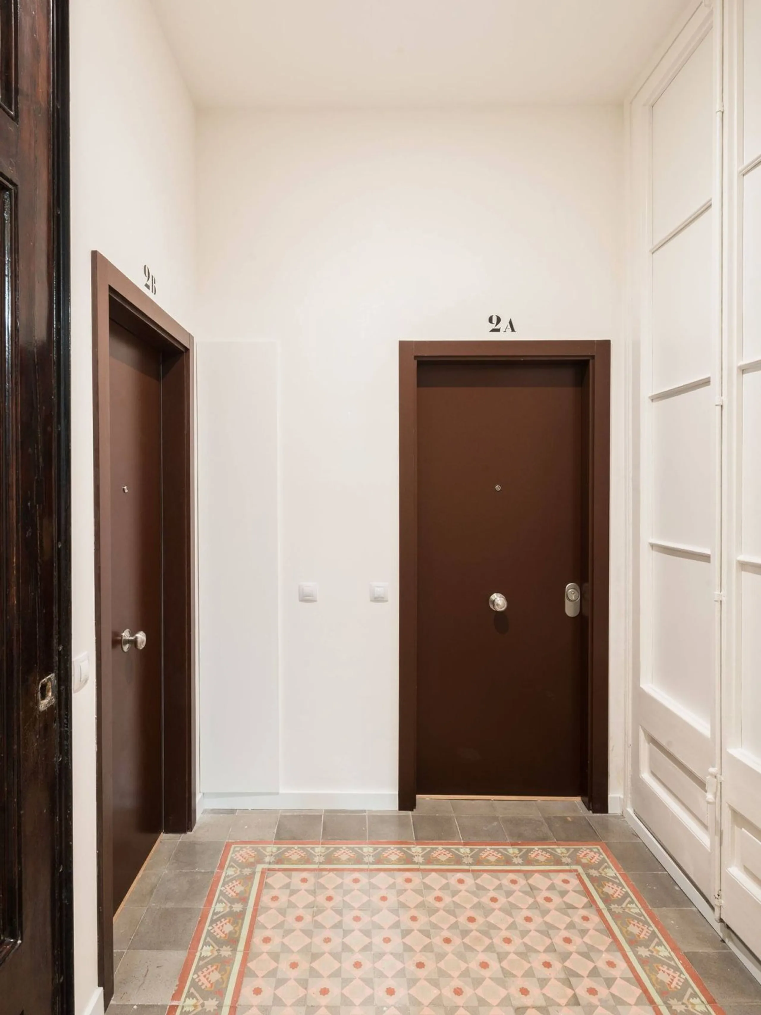 Renovated Apartment with Balconies in Eixample Esquerra, Barcelona