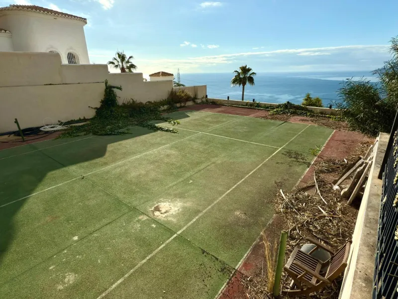 Lujo Mediterráneo en Altea Hills: Propiedad Exclusiva con Vistas Espectaculares y Espacios Únicos