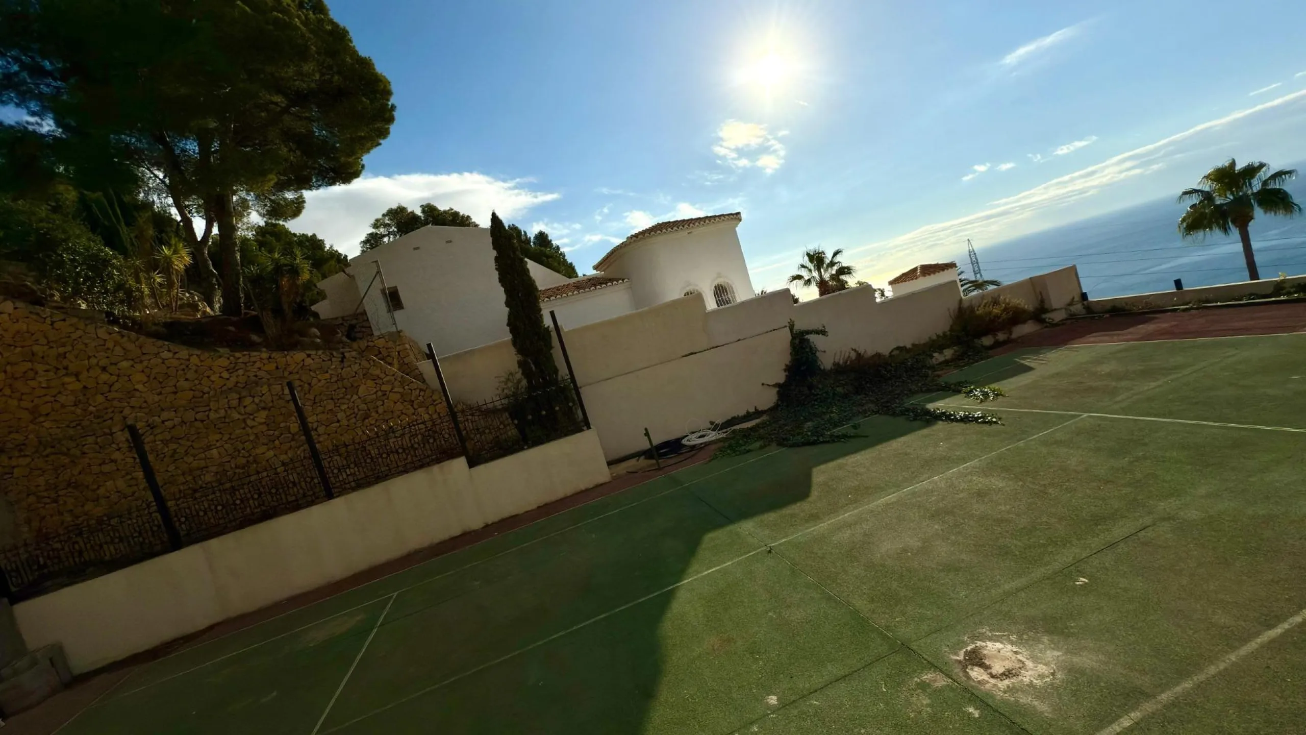 Lujo Mediterráneo en Altea Hills: Propiedad Exclusiva con Vistas Espectaculares y Espacios Únicos
