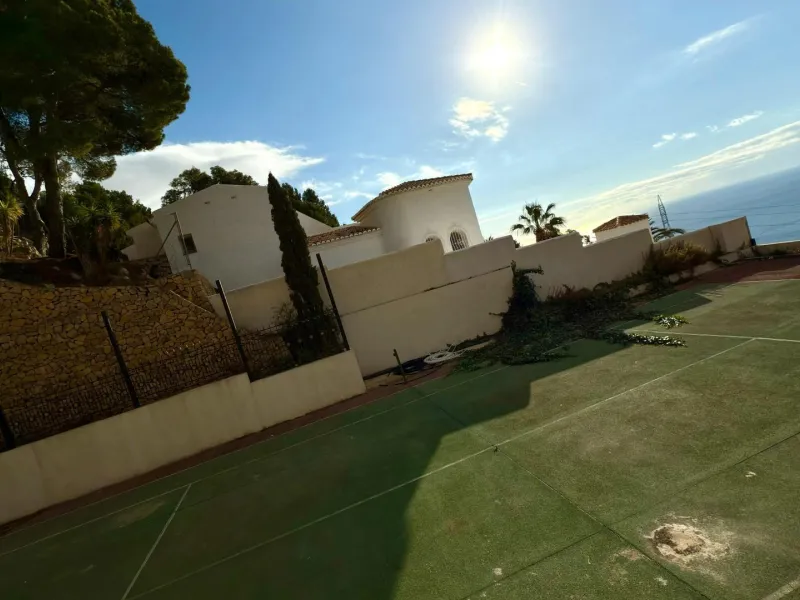 Lujo Mediterráneo en Altea Hills: Propiedad Exclusiva con Vistas Espectaculares y Espacios Únicos