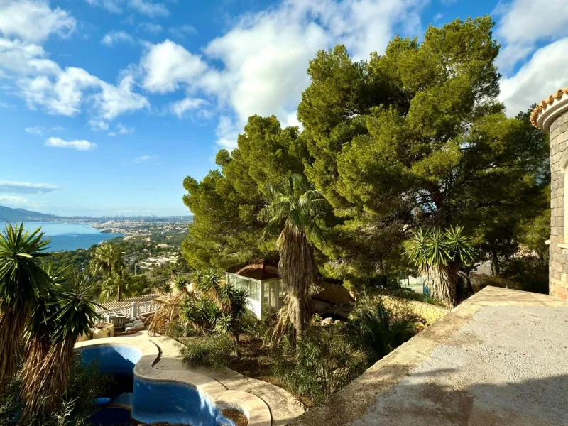 Lujo Mediterráneo en Altea Hills: Propiedad Exclusiva con Vistas Espectaculares y Espacios Únicos