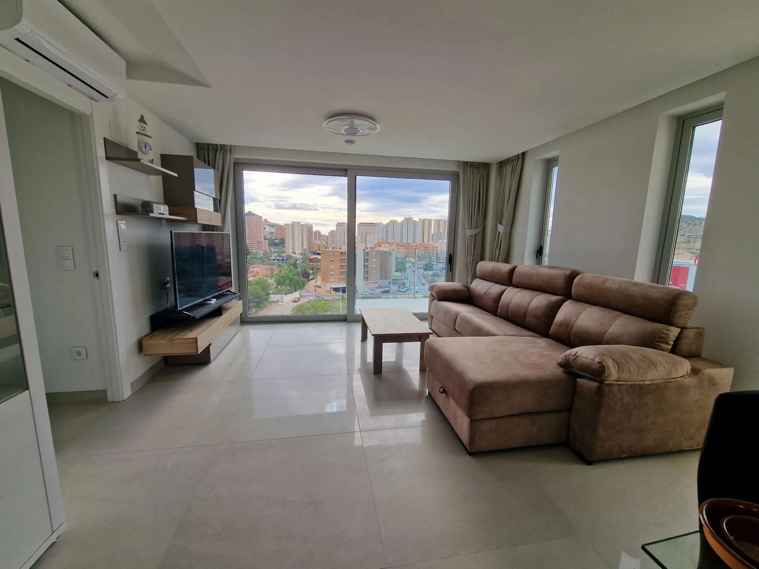 NUEVOS APARTAMENTOS AMUEBLADOS CON LICENCIA TURISTICA EN LA CALA, BENIDORM