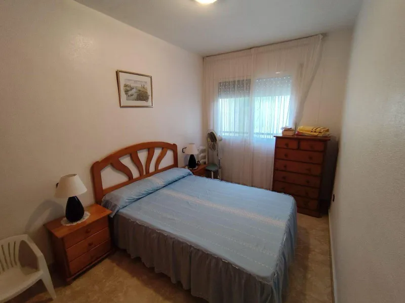 ADOSADO DE 3 DORM. 2 BAÑOS EN LOS ALCAZARES. A 500 METROS DE LA PLAYA. PARCELA. SOLARIUM.