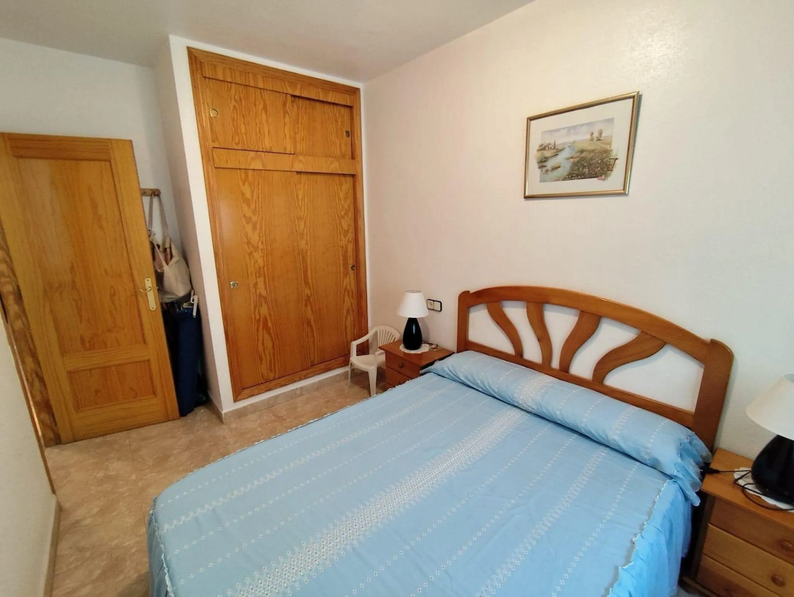 ADOSADO DE 3 DORM. 2 BAÑOS EN LOS ALCAZARES. A 500 METROS DE LA PLAYA. PARCELA. SOLARIUM.