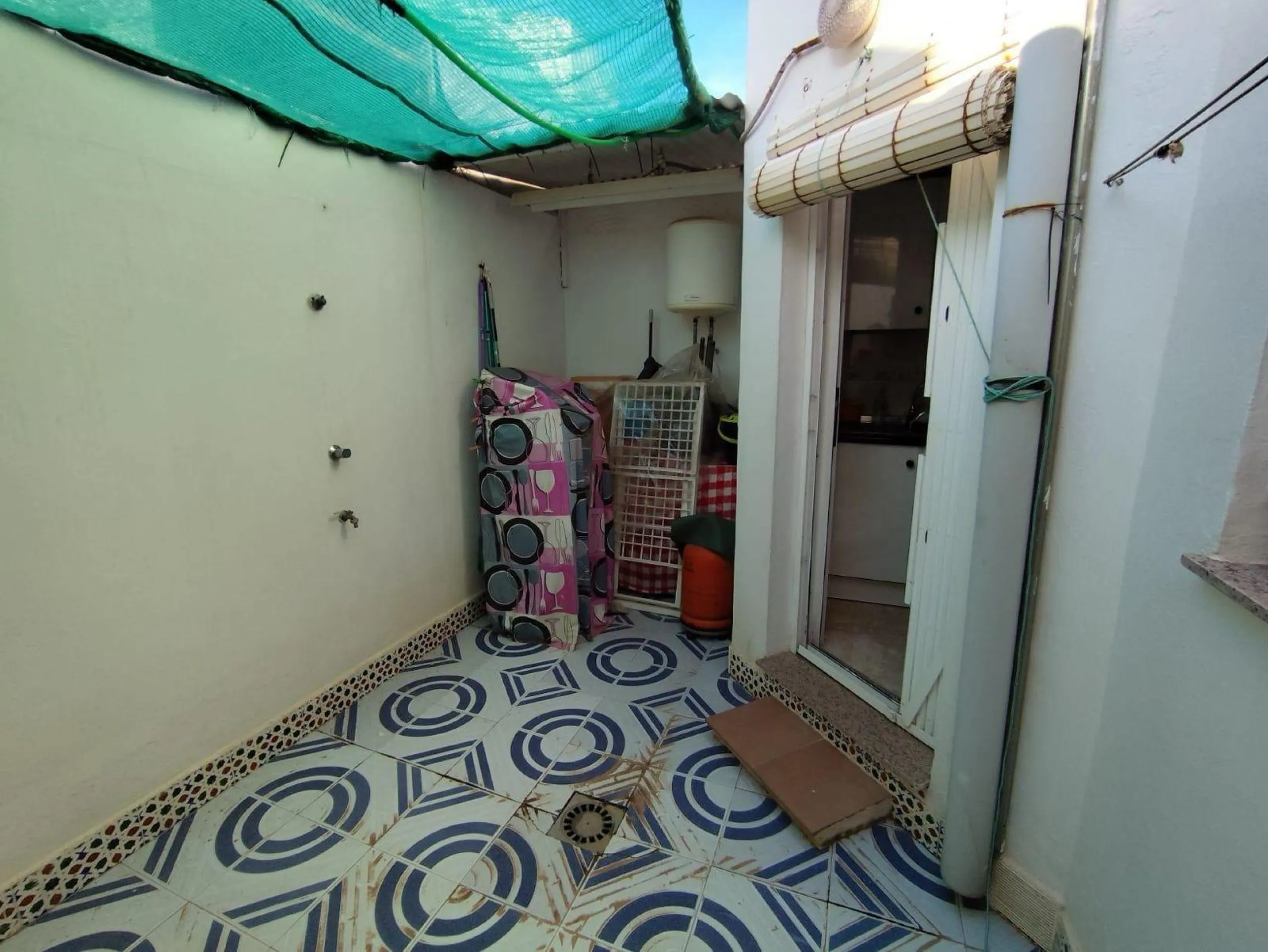 ADOSADO DE 3 DORM. 2 BAÑOS EN LOS ALCAZARES. A 500 METROS DE LA PLAYA. PARCELA. SOLARIUM.