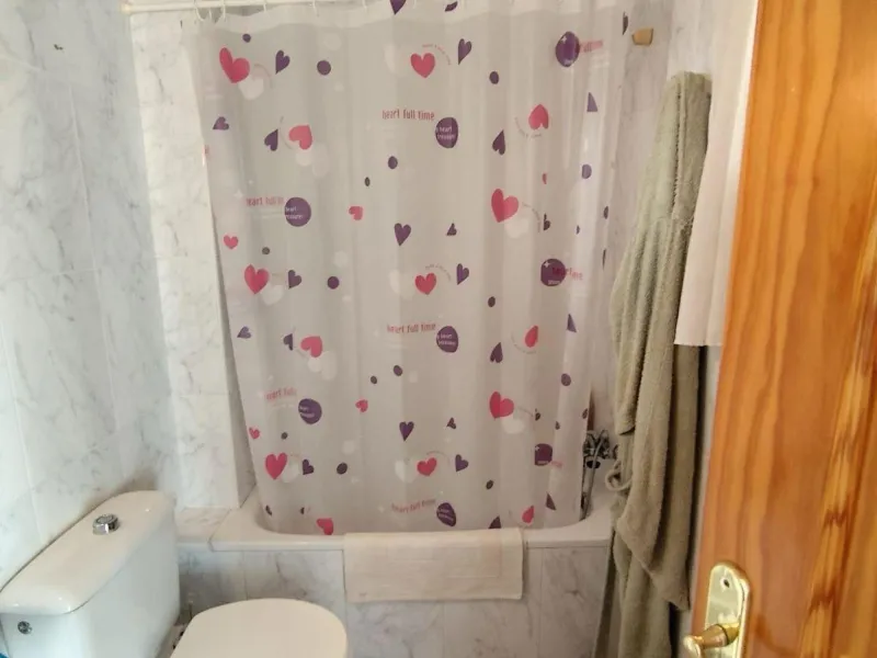 ADOSADO DE 3 DORM. 2 BAÑOS EN LOS ALCAZARES. A 500 METROS DE LA PLAYA. PARCELA. SOLARIUM.