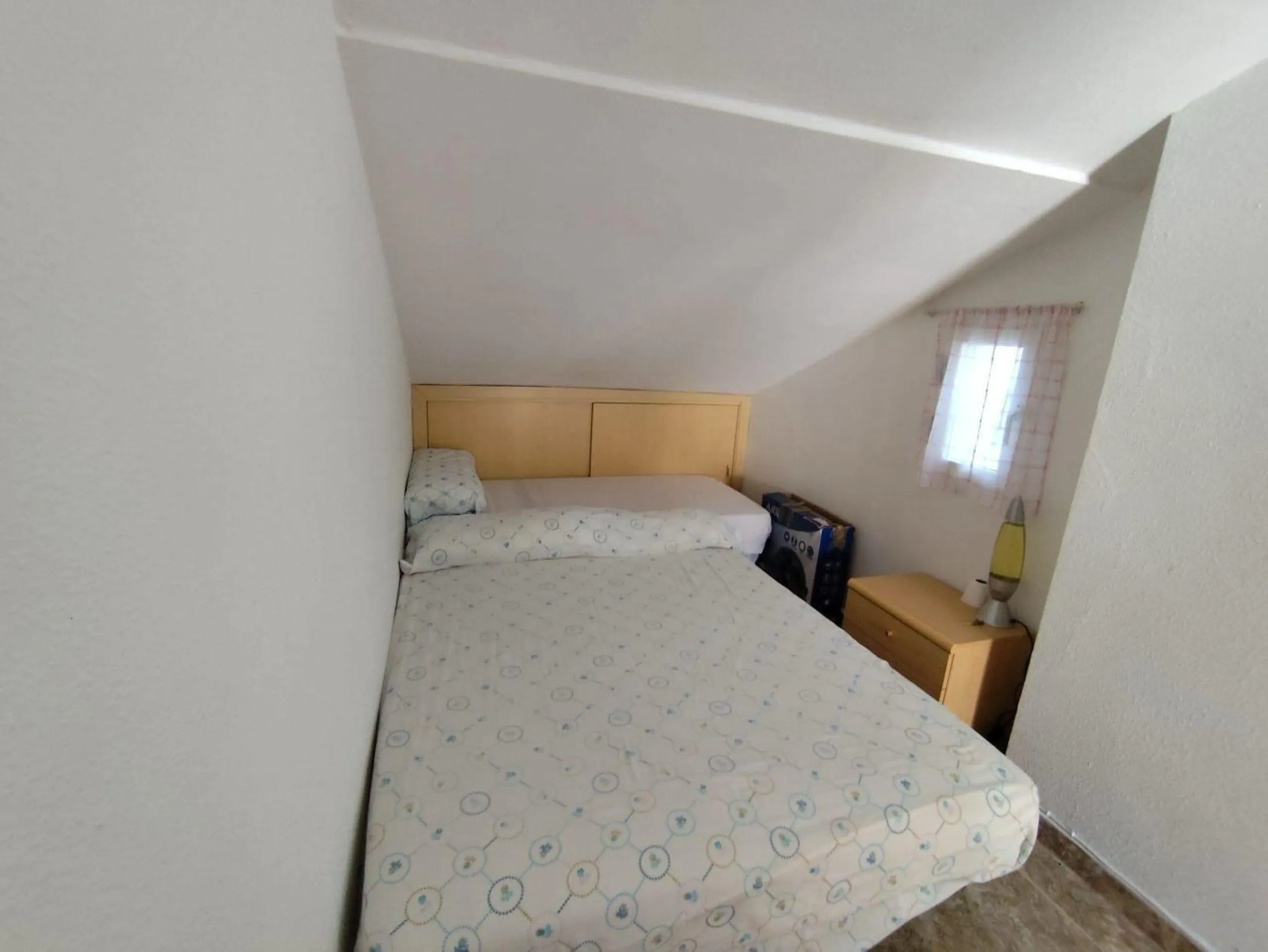 ADOSADO DE 3 DORM. 2 BAÑOS EN LOS ALCAZARES. A 500 METROS DE LA PLAYA. PARCELA. SOLARIUM.