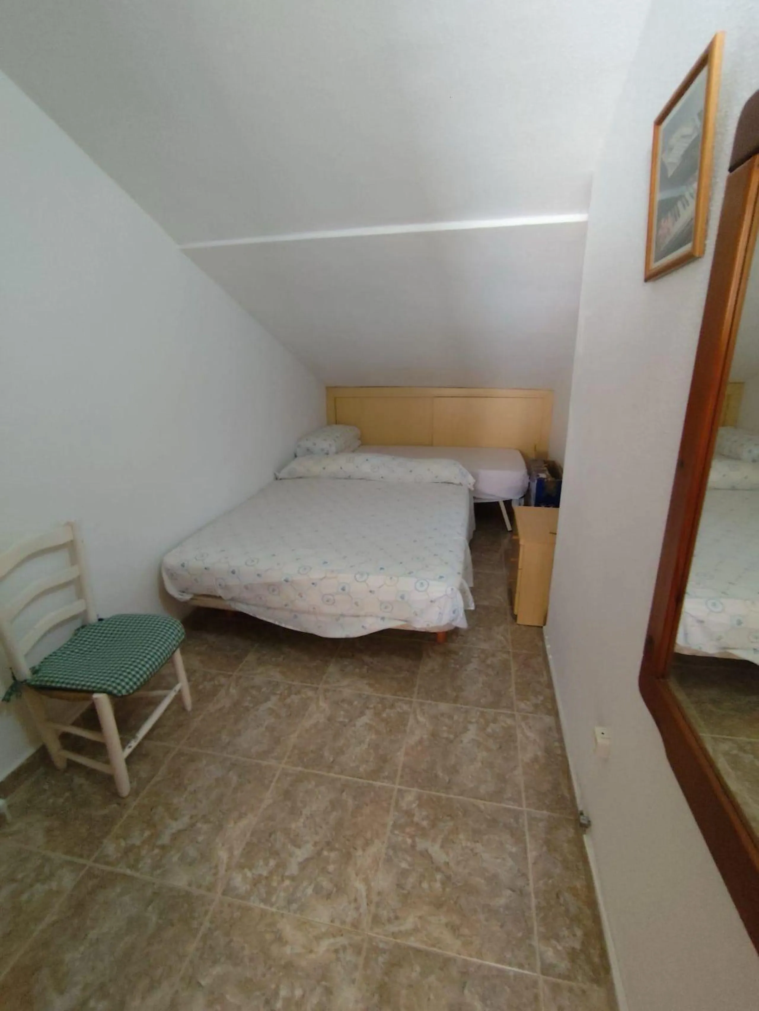 ADOSADO DE 3 DORM. 2 BAÑOS EN LOS ALCAZARES. A 500 METROS DE LA PLAYA. PARCELA. SOLARIUM.