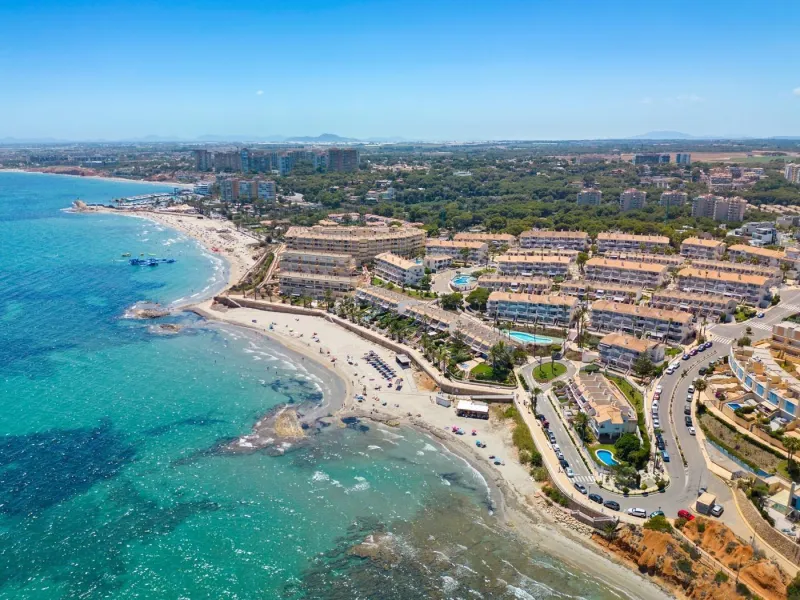 Lujosa villa de obra nueva a un paso de la playa de Campoamor !