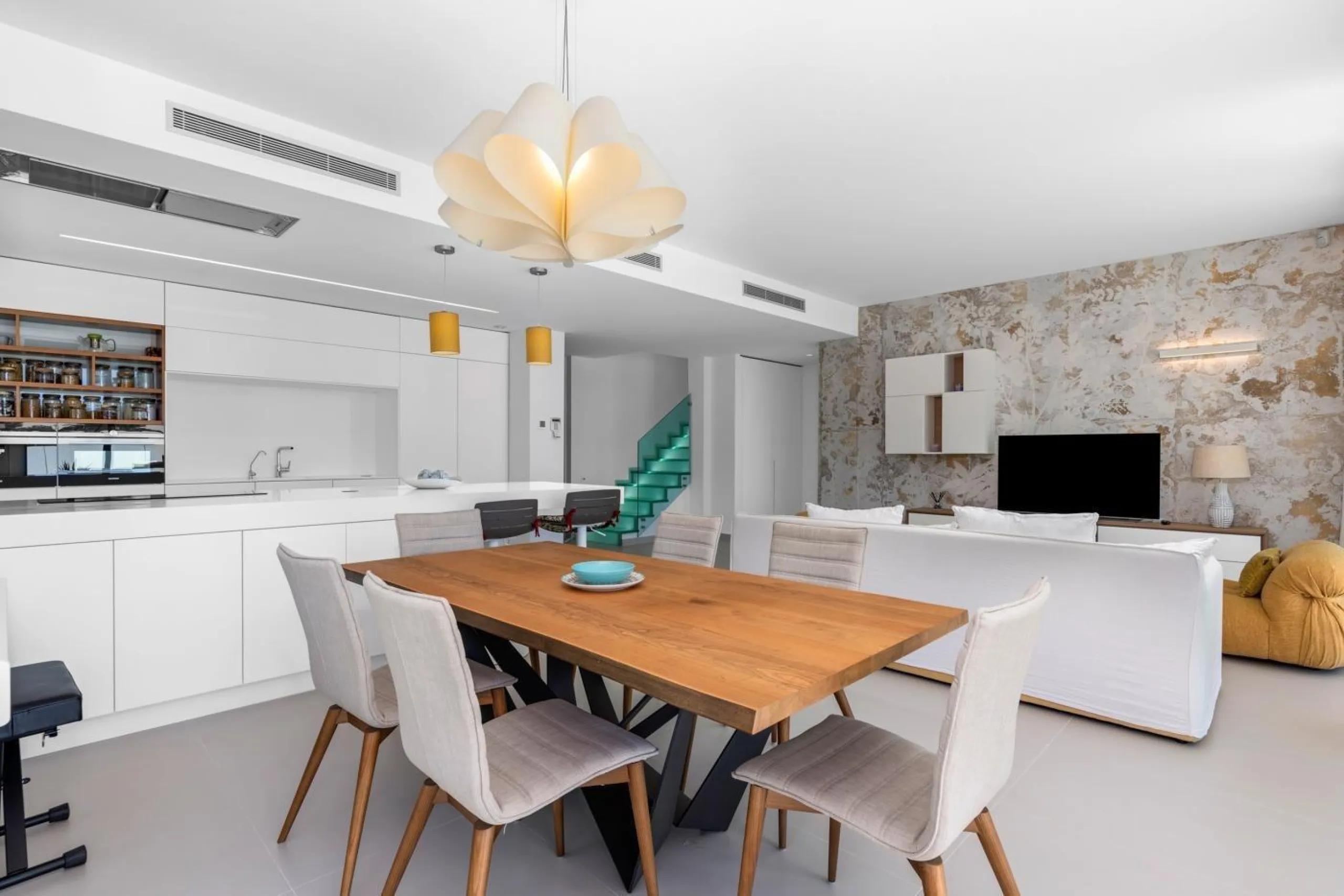 Lujosa villa de obra nueva a un paso de la playa de Campoamor !