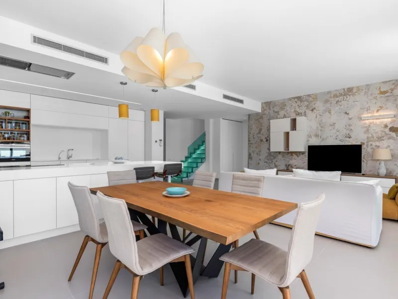 Lujosa villa de obra nueva a un paso de la playa de Campoamor !