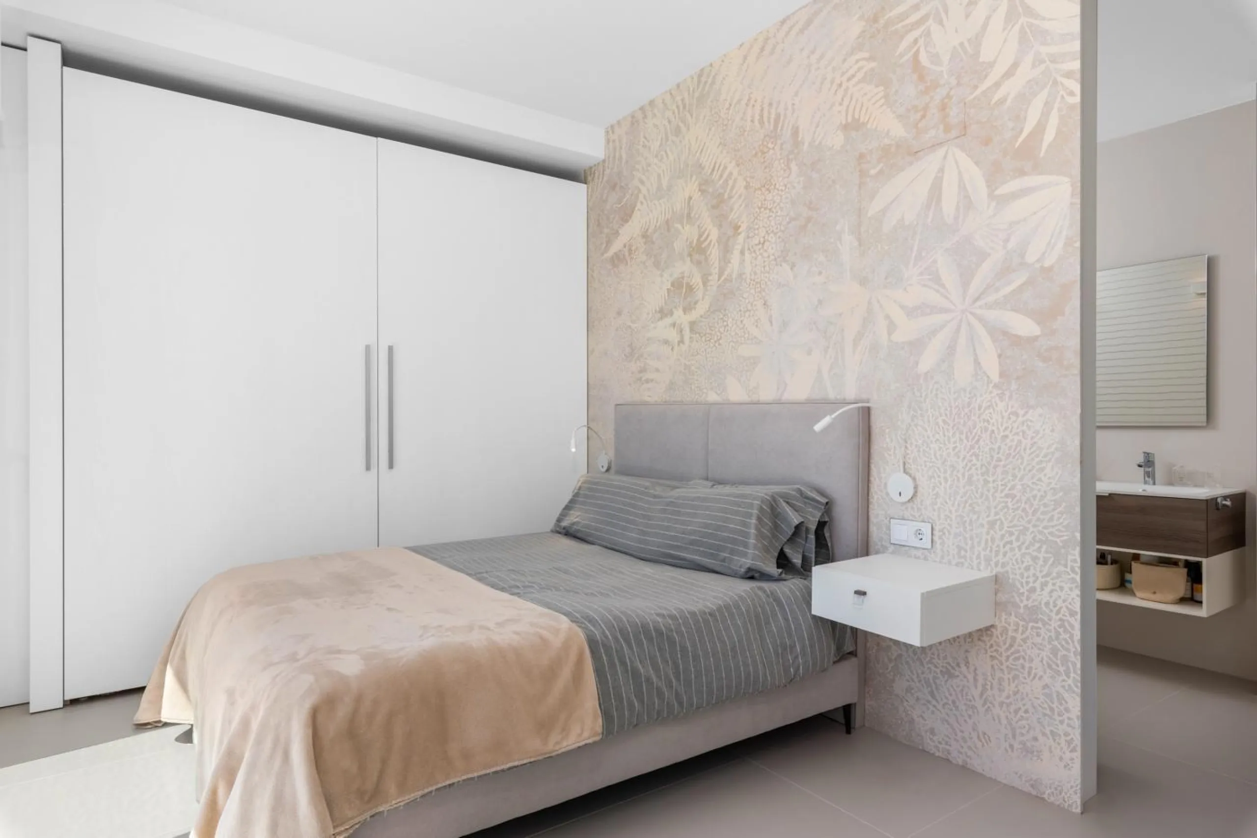 Lujosa villa de obra nueva a un paso de la playa de Campoamor !