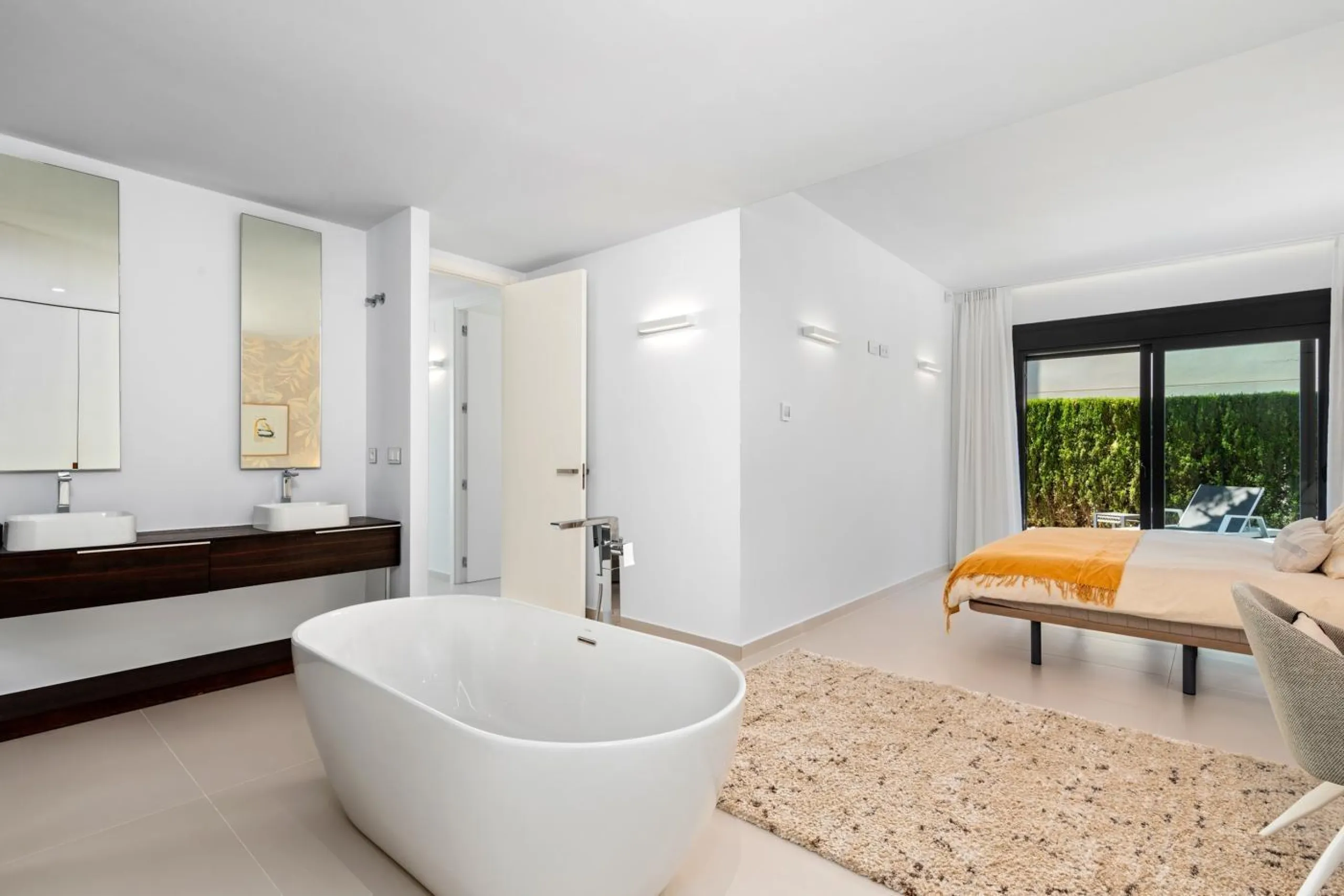Lujosa villa de obra nueva a un paso de la playa de Campoamor !