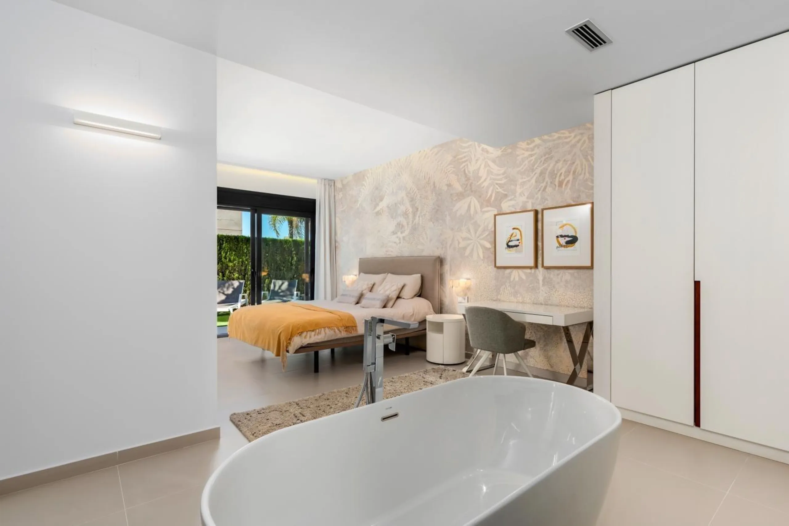 Lujosa villa de obra nueva a un paso de la playa de Campoamor !