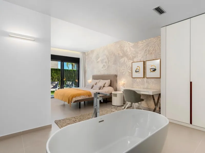 Lujosa villa de obra nueva a un paso de la playa de Campoamor !