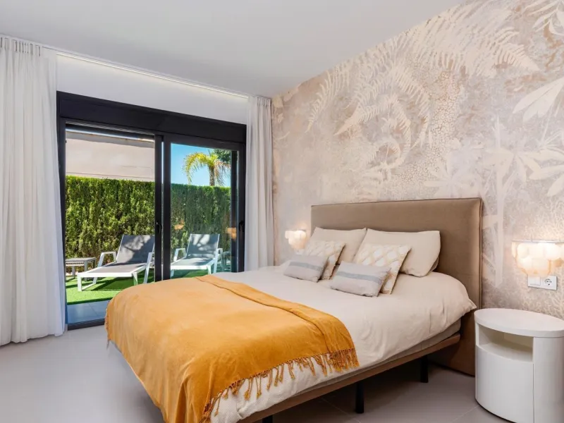 Lujosa villa de obra nueva a un paso de la playa de Campoamor !