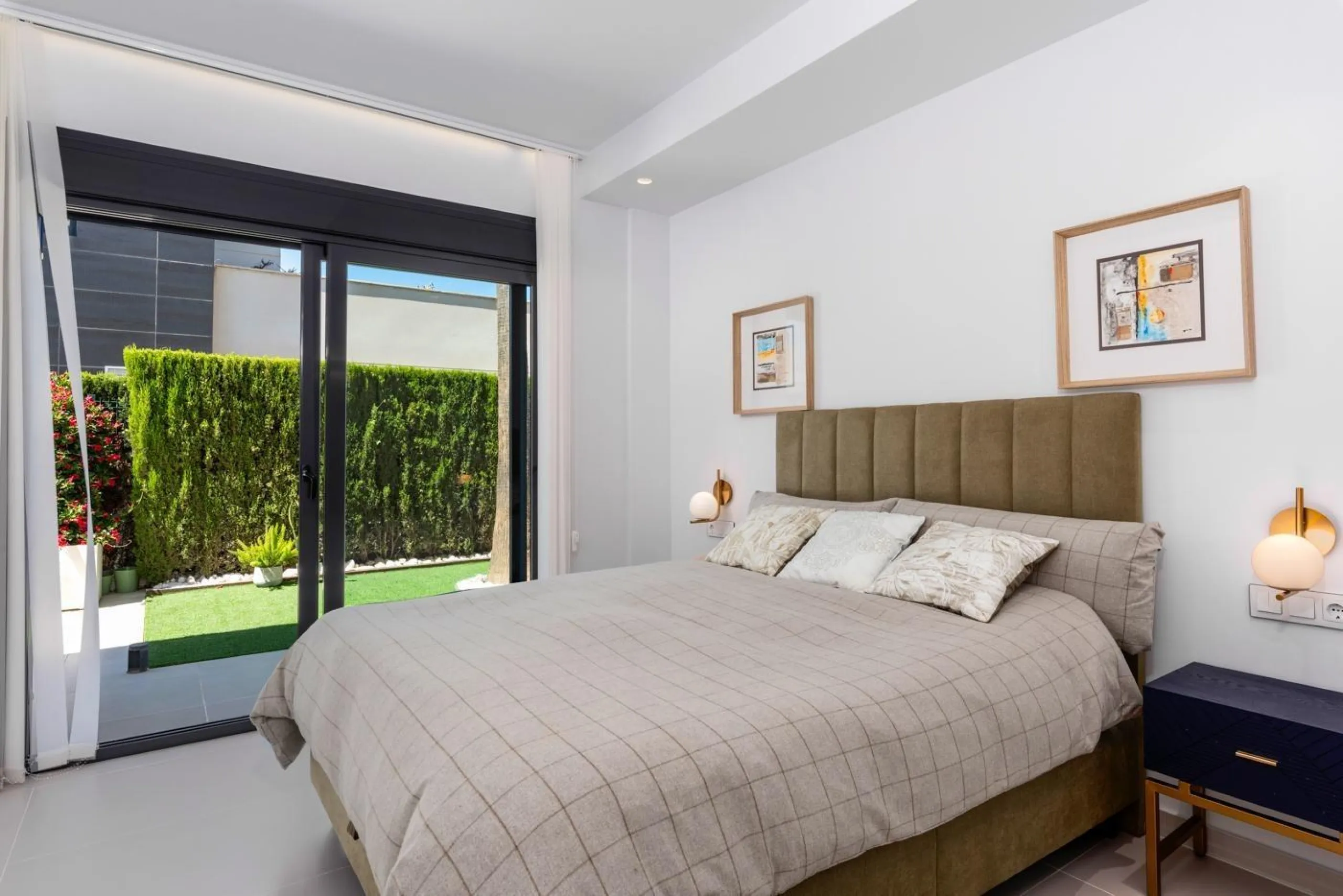 Lujosa villa de obra nueva a un paso de la playa de Campoamor !