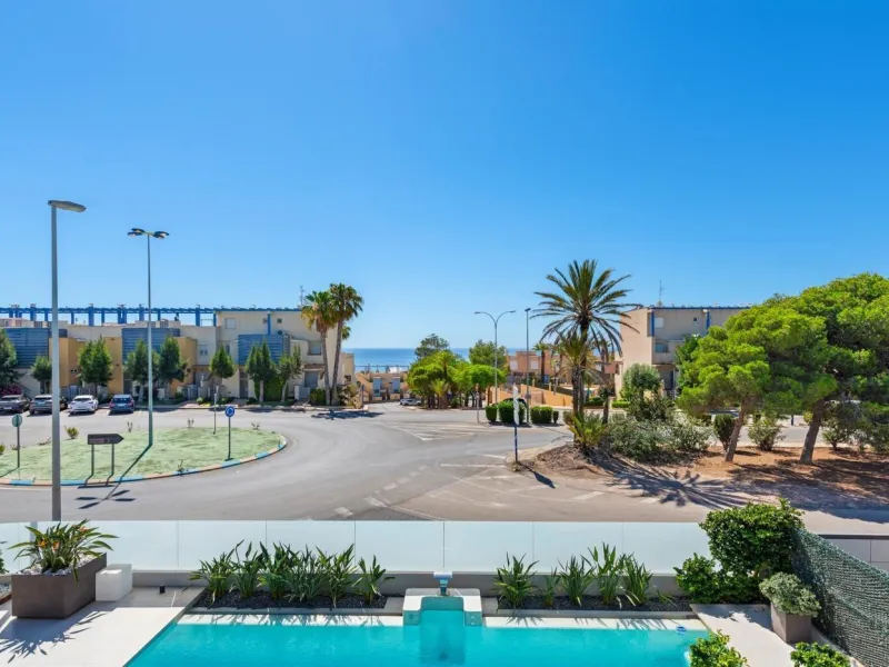 Lujosa villa de obra nueva a un paso de la playa de Campoamor !