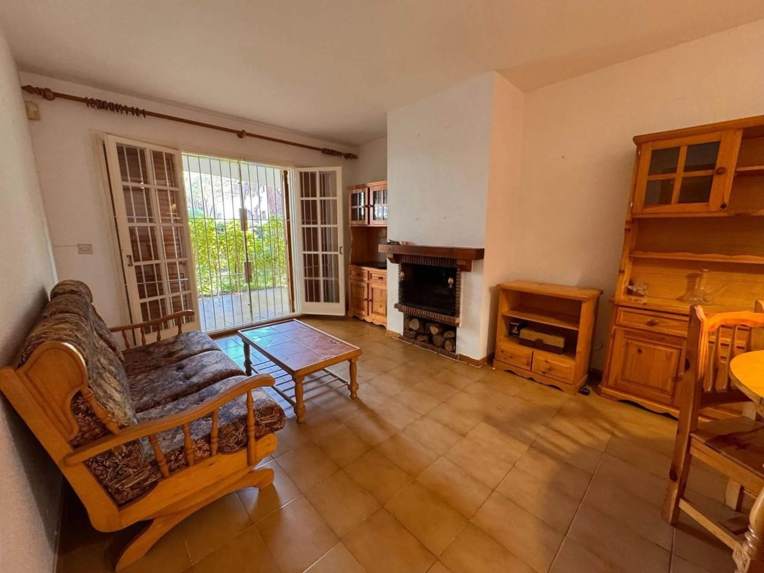 Ground Floor Apartment with Private Garden and Pool, 20 m from the Beach in Platja d’Aro, Costa Brava