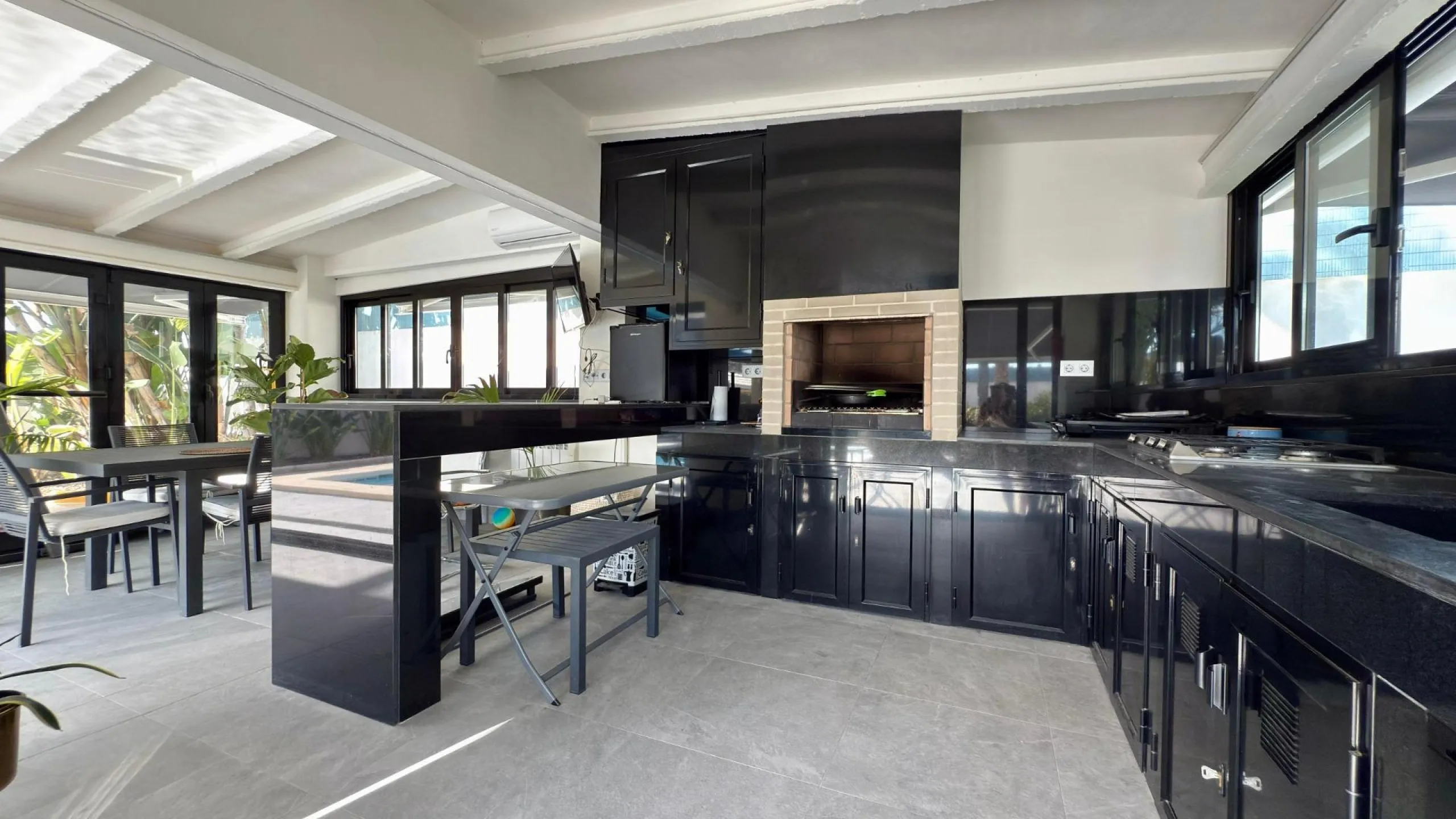 Chalet independiente con piscina privada y gran parcela