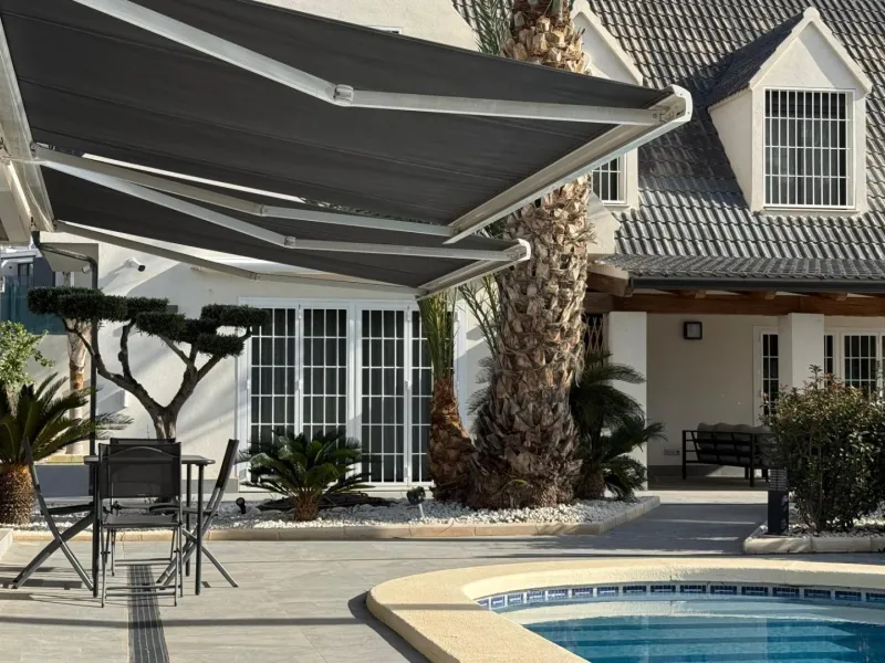 Chalet independiente con piscina privada y gran parcela