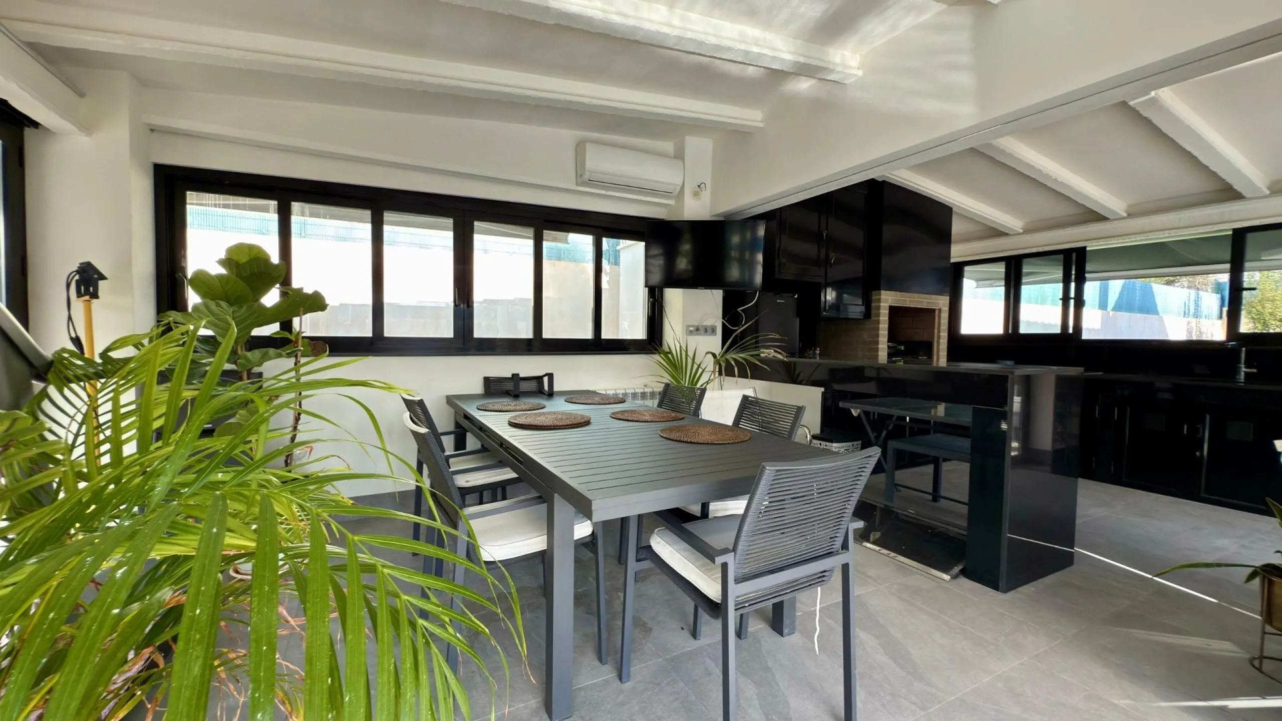 Chalet independiente con piscina privada y gran parcela
