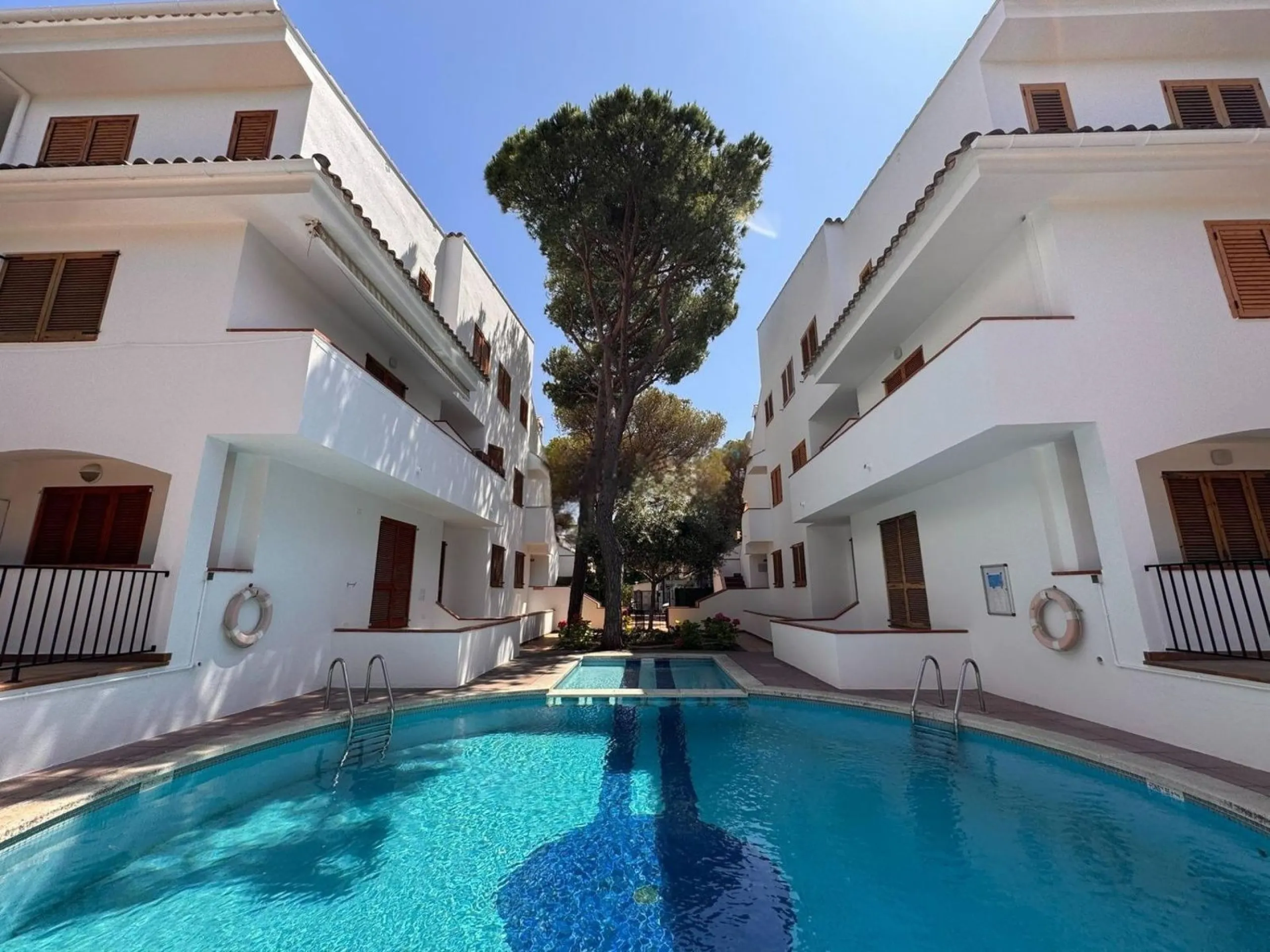 Ground Floor Apartment with Private Garden and Pool, 20 m from the Beach in Platja d’Aro, Costa Brava