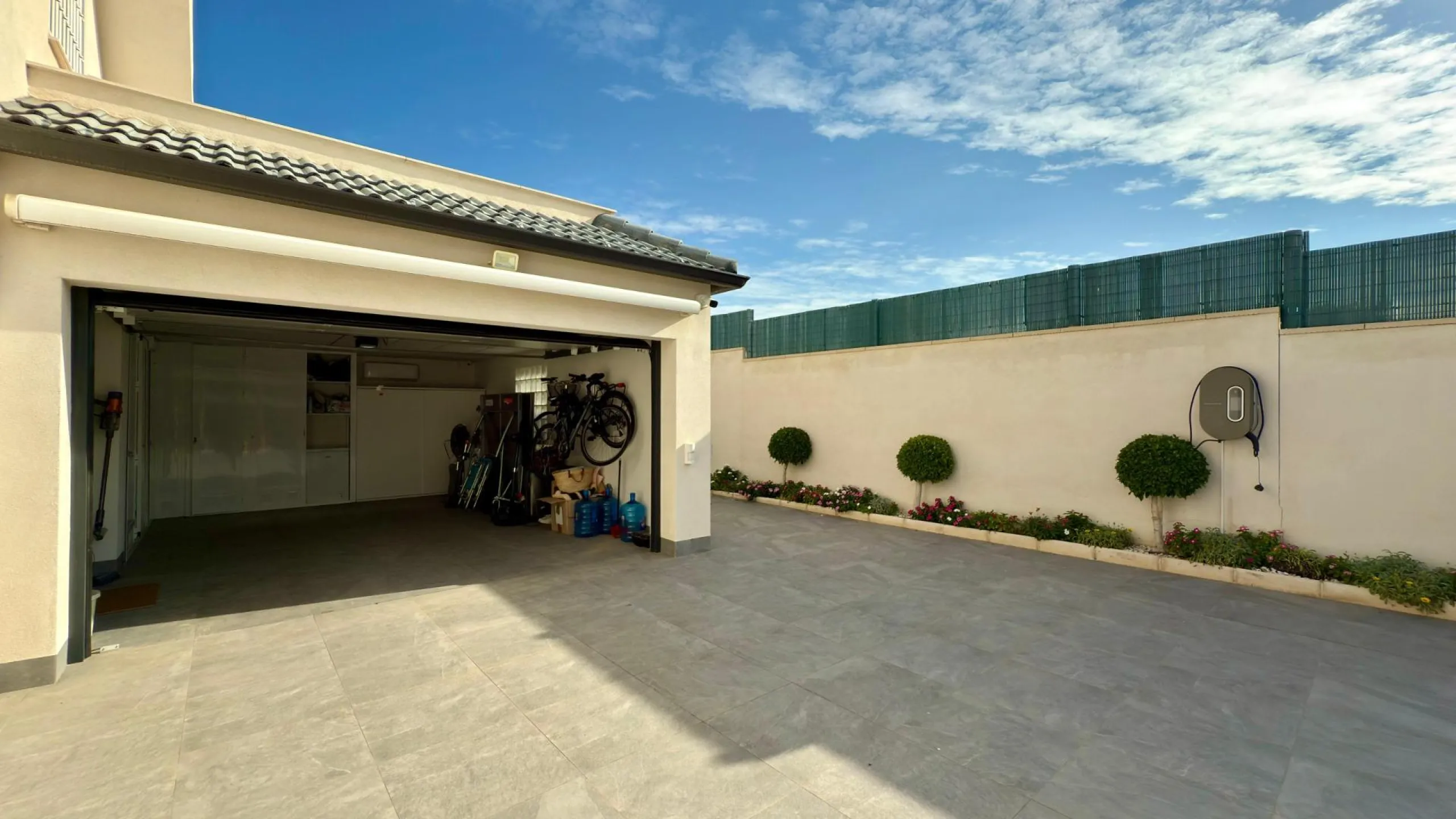 Chalet independiente con piscina privada y gran parcela