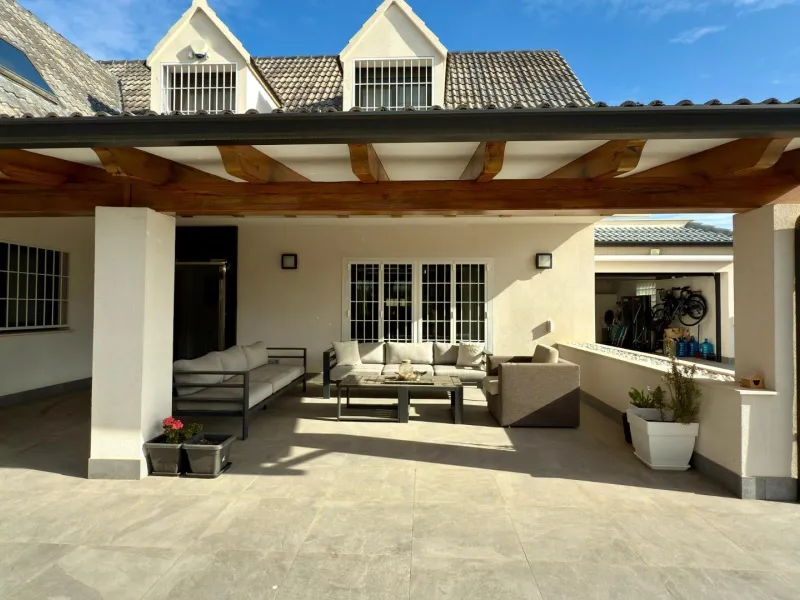 Chalet independiente con piscina privada y gran parcela