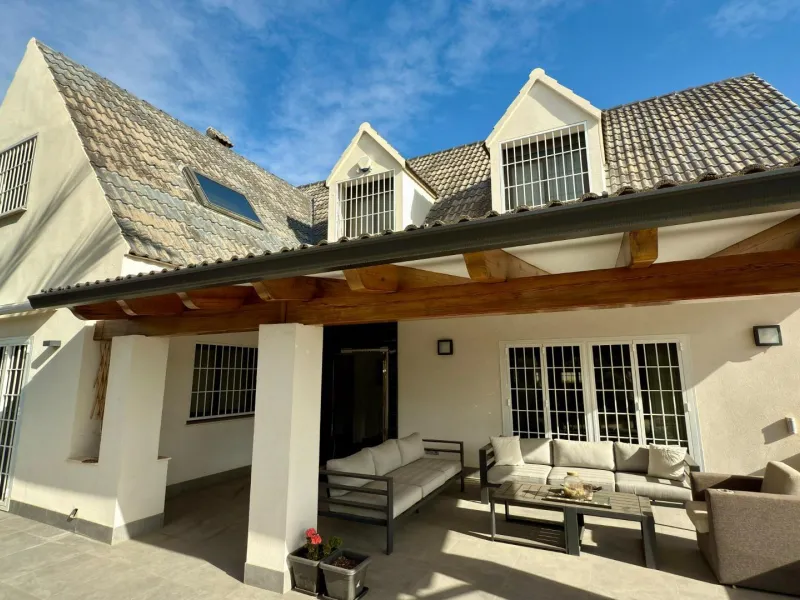 Chalet independiente con piscina privada y gran parcela