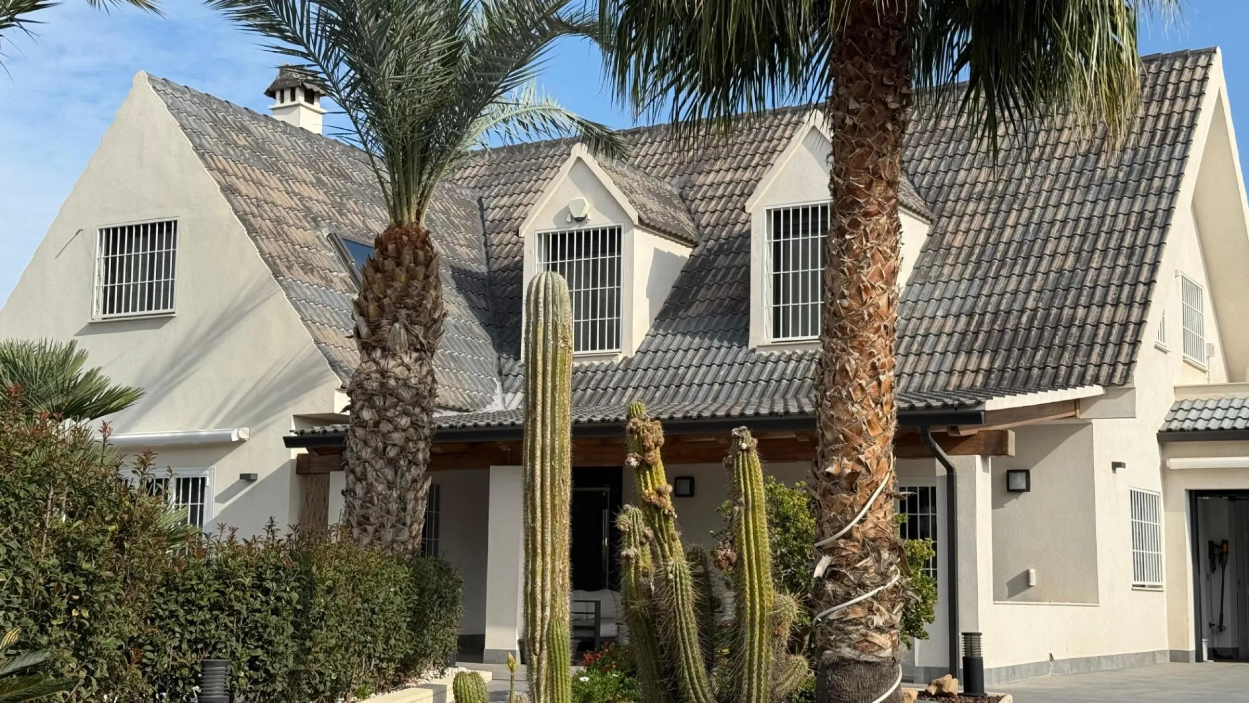 Chalet independiente con piscina privada y gran parcela
