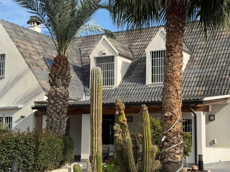 Chalet independiente con piscina privada y gran parcela