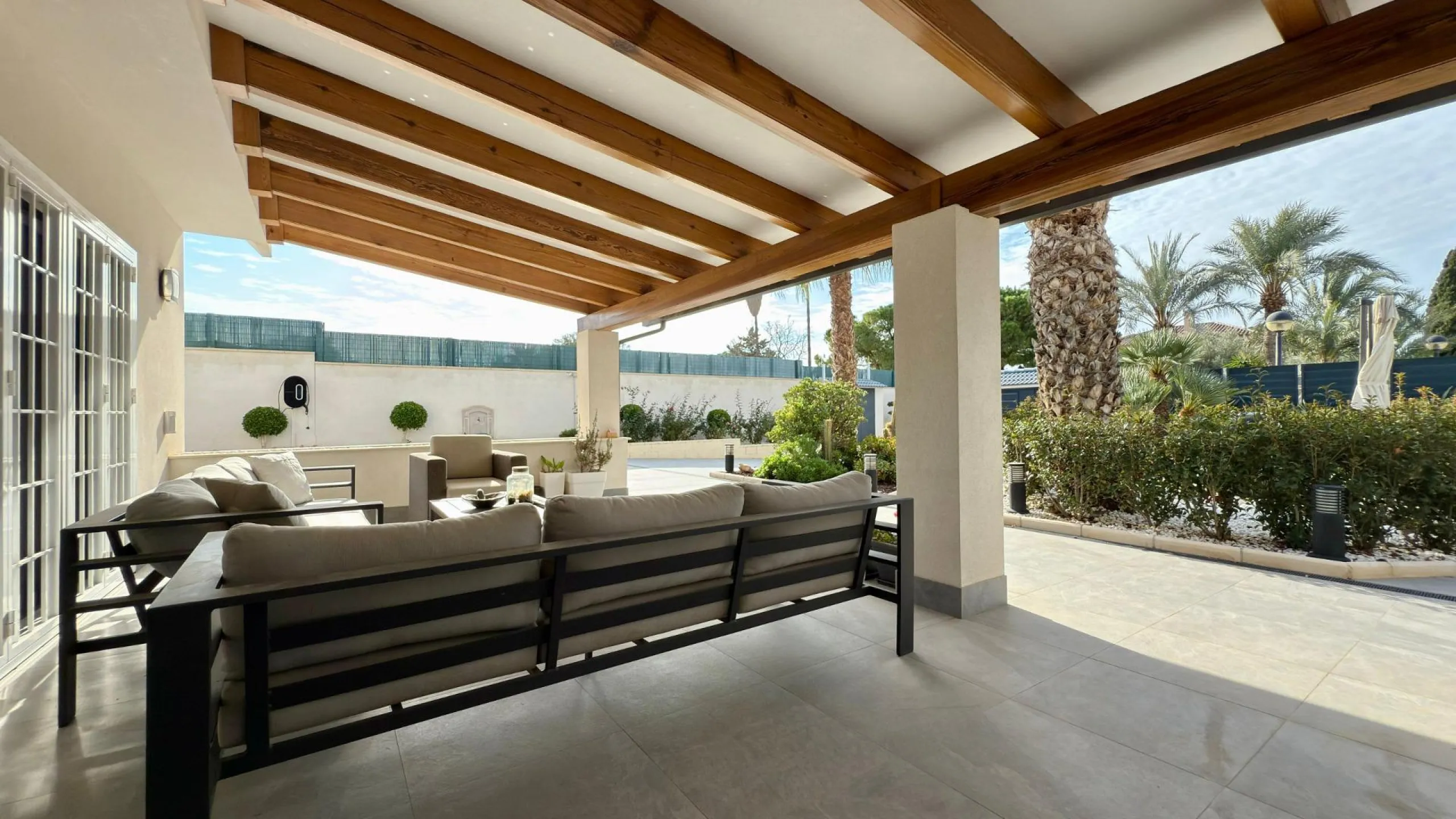Chalet independiente con piscina privada y gran parcela